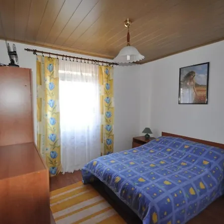 In - Island Krk 35824 شقة